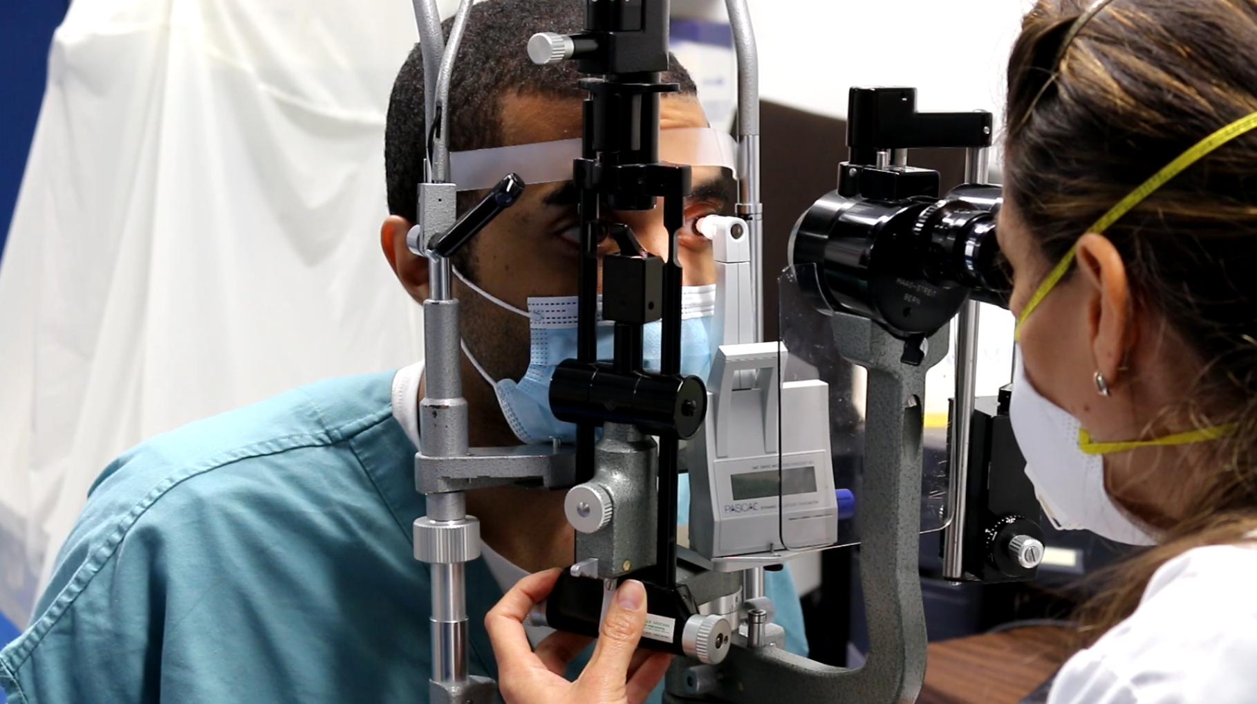 Patient undergoing OCT